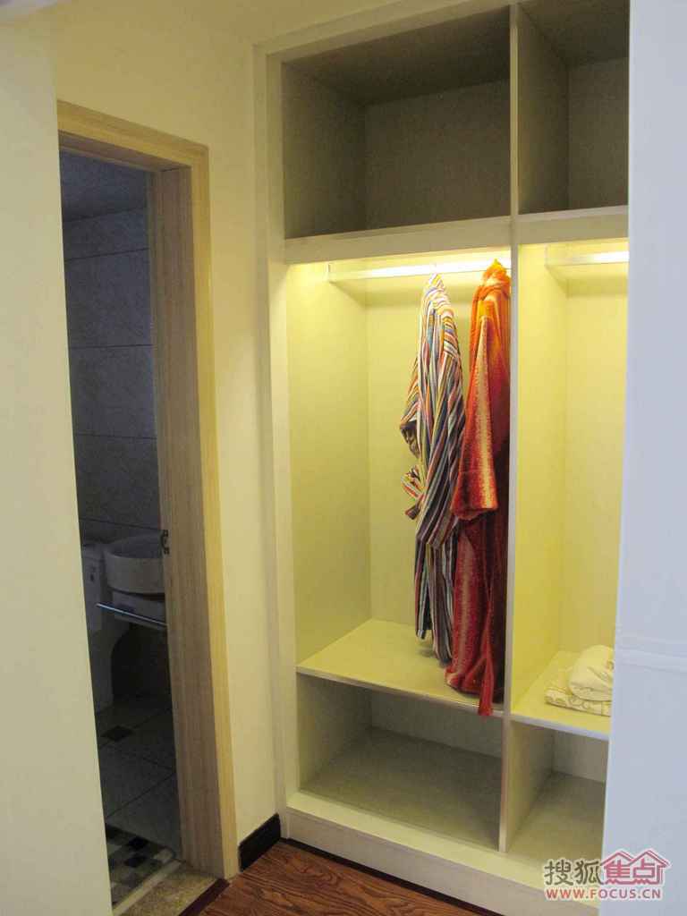 d栋 143.98㎡ 主卧衣柜