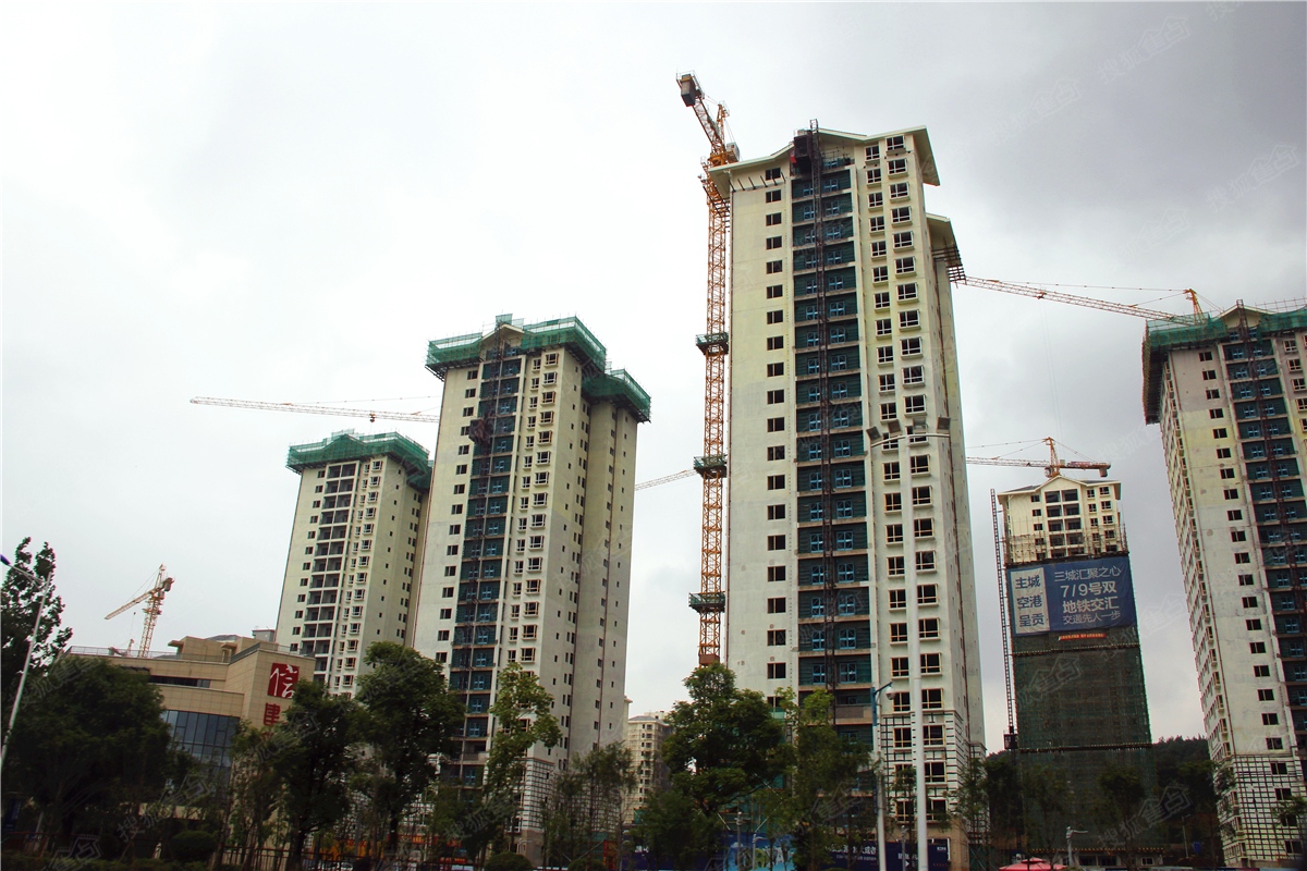 建工新城二期建礼家园外立面施工中(2016年8